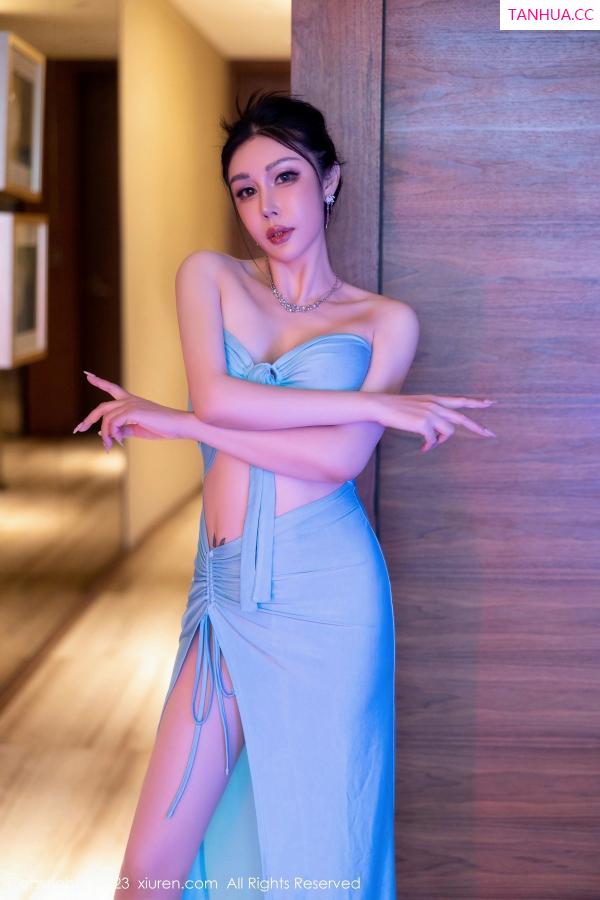 田冰冰  [XiuRen]高清写真图 2023.09.27 No.7446 田冰冰 长裙美臀第2张图片